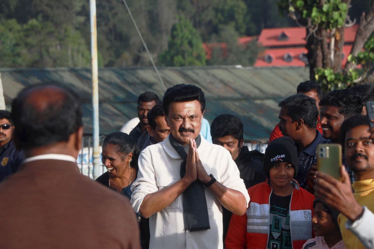 हिंदी और हिंदू विरोधी लहर में बह गए स्टालिन? उदयनिधि ने सनातन को डेंगू और मलेरिया कहा था