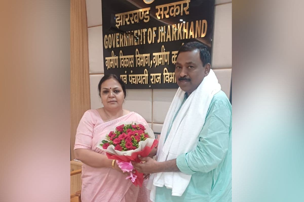 पलामू: पांकी विधायक ने ग्रामीण विकास मंत्री से की मुलाकात, क्षेत्र की समस्याओं से कराया अवगत