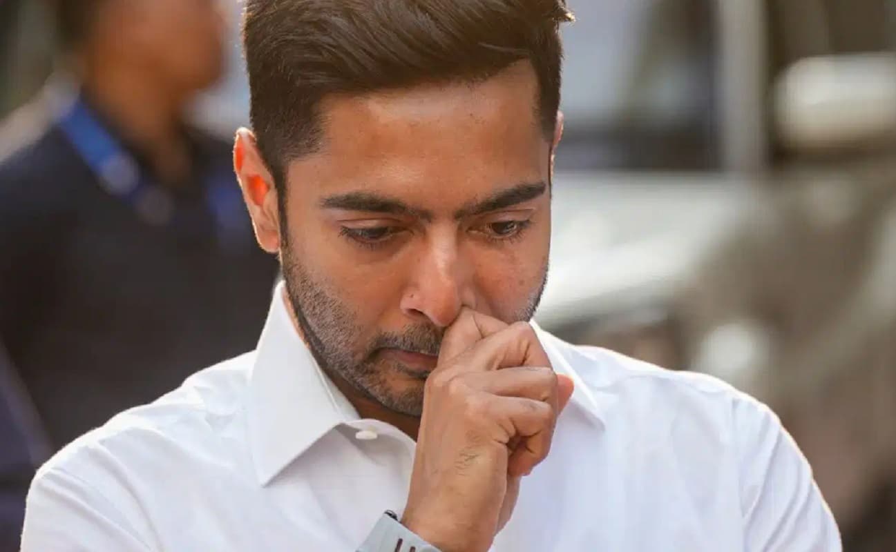 अभिषेक बनर्जी के नरम हुए तेवर, अवैध निर्माण नोटिस पर निगम से मांगा 10 दिनों का समय