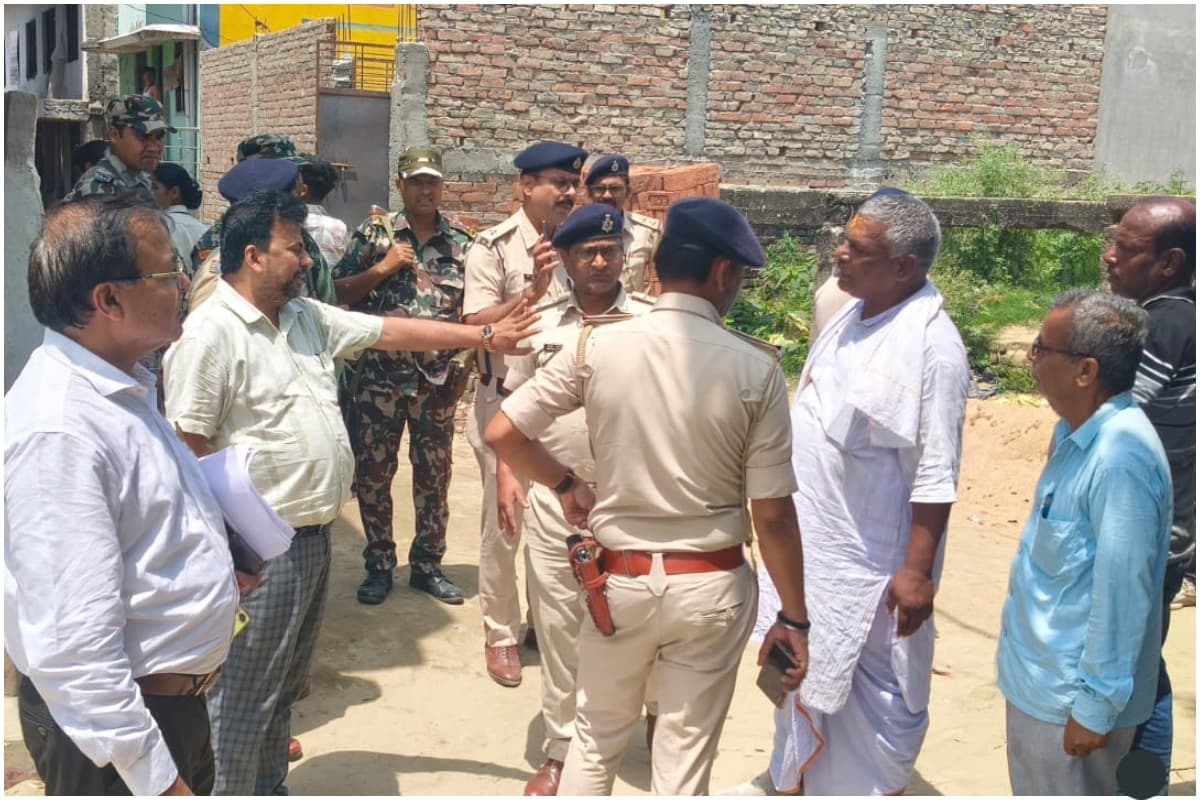 बेतिया: आर्य समाज की भूमि पर कब्जे को लेकर बवाल, प्रशासन ने रुकवाया निर्माण कार्य