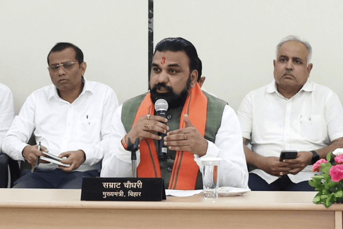 सम्राट चौधरी के कारकेड में घटेंगी गाड़ियां, हफ्ते में एक दिन 'नो व्हीकल डे', जानिए सीएम ने और क्या-क्या की अपील