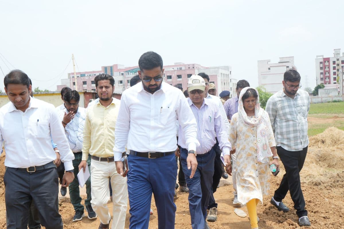 Palamu News: पलामू में बन रहा आधुनिक मल्टीलेयर फार्मिंग मॉडल, डीसी ने किया निरीक्षण 