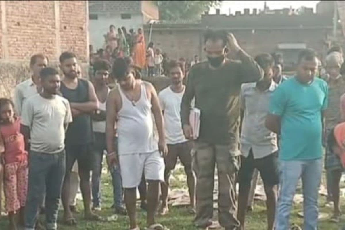 पलामू: आंगनबाड़ी केंद्र के पीछे मिला शव, पुलिस जांच में जुटी 