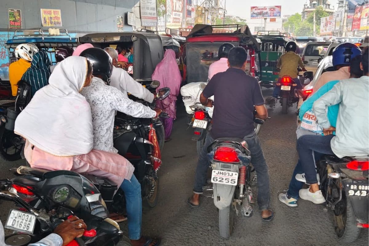 औरंगाबाद में लगी भीषण जाम, बाईपास ओवरब्रिज पर रेंगती रही गाड़ियां, लोग परेशान