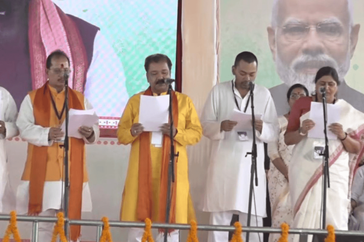 सम्राट कैबिनेट के 32 मंत्रियों ने ली शपथ, निशांत कुमार और दीपक प्रकाश भी शामिल