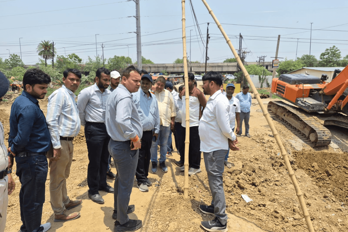दानापुर बुडको के एमडी व एसडीओ ने नाला निर्माण कार्य का किया निरीक्षण, दिया अहम निर्देश