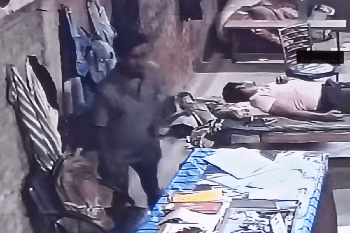 मनेर में छत के सहारे बिस्कुट फैक्ट्री में घुसे चोर, कैश बॉक्स व मोबाइल लेकर फरार