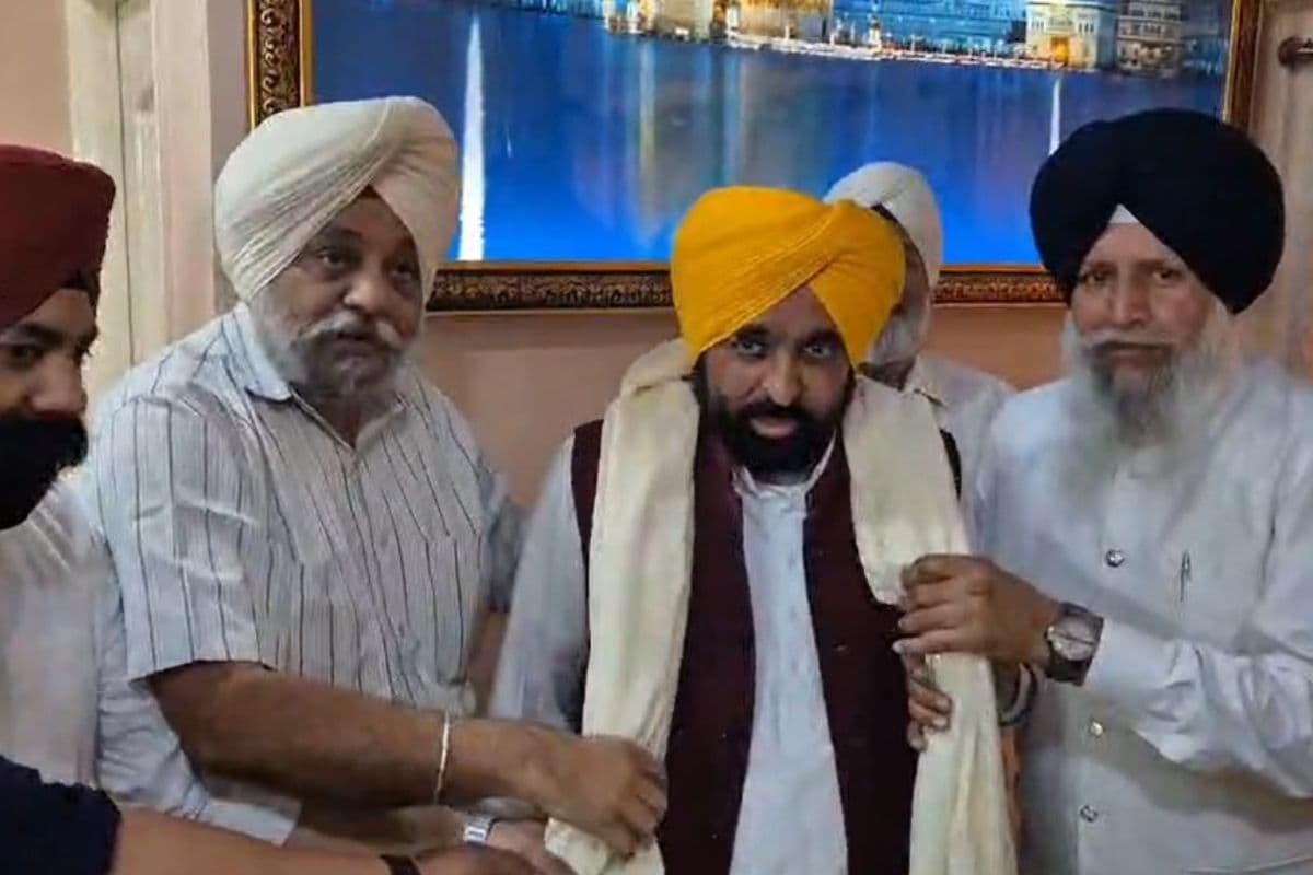 पंजाब के मुख्यमंत्री भगवंत मान गुरुघर में मत्था टेकने पटना साहिब पहुंचे