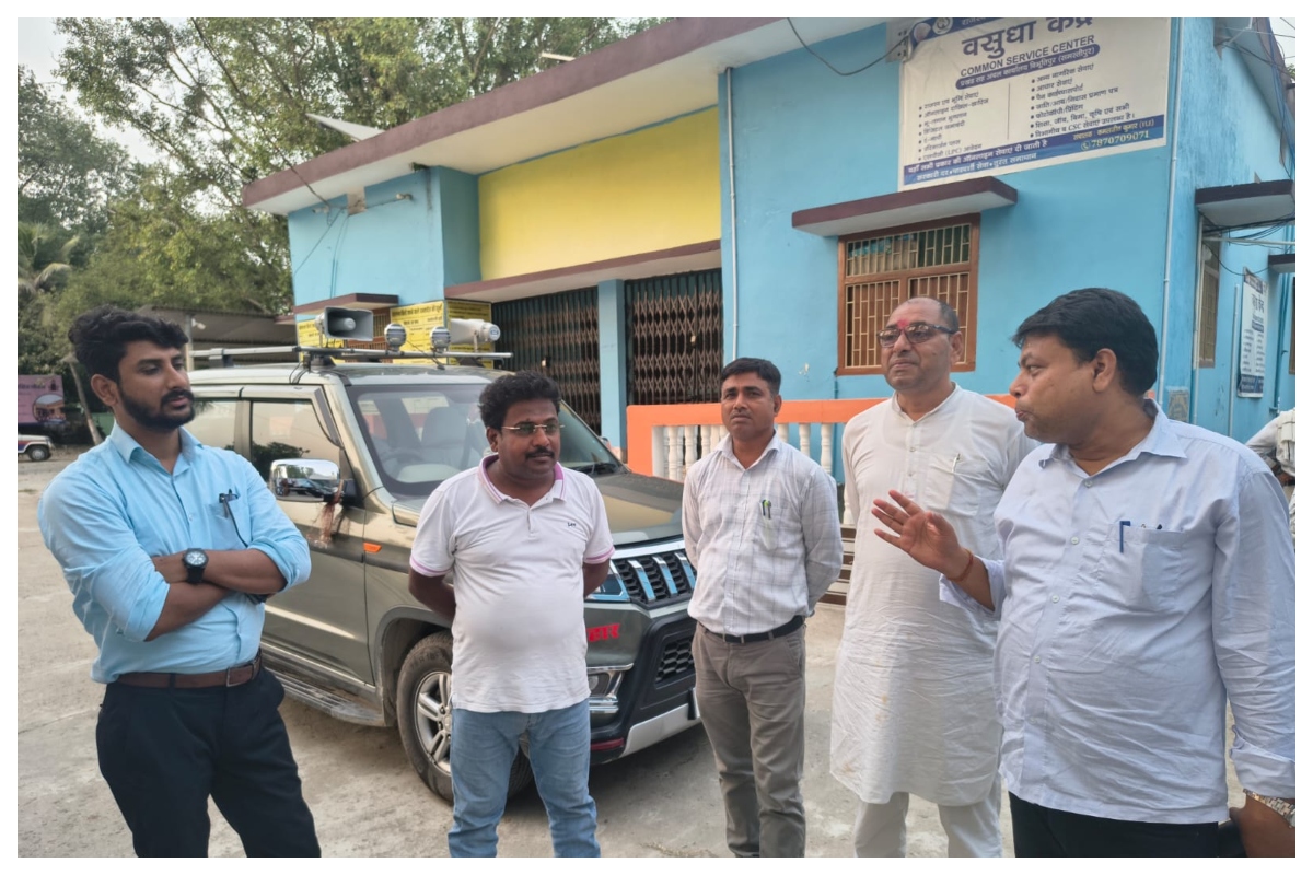 Samastipur News: पंसस और बीडीओ में भिड़ंत, समर्थकों ने प्रखंड कार्यालय में की तोड़फोड़, सरकारी फाइलें फाड़ीं
