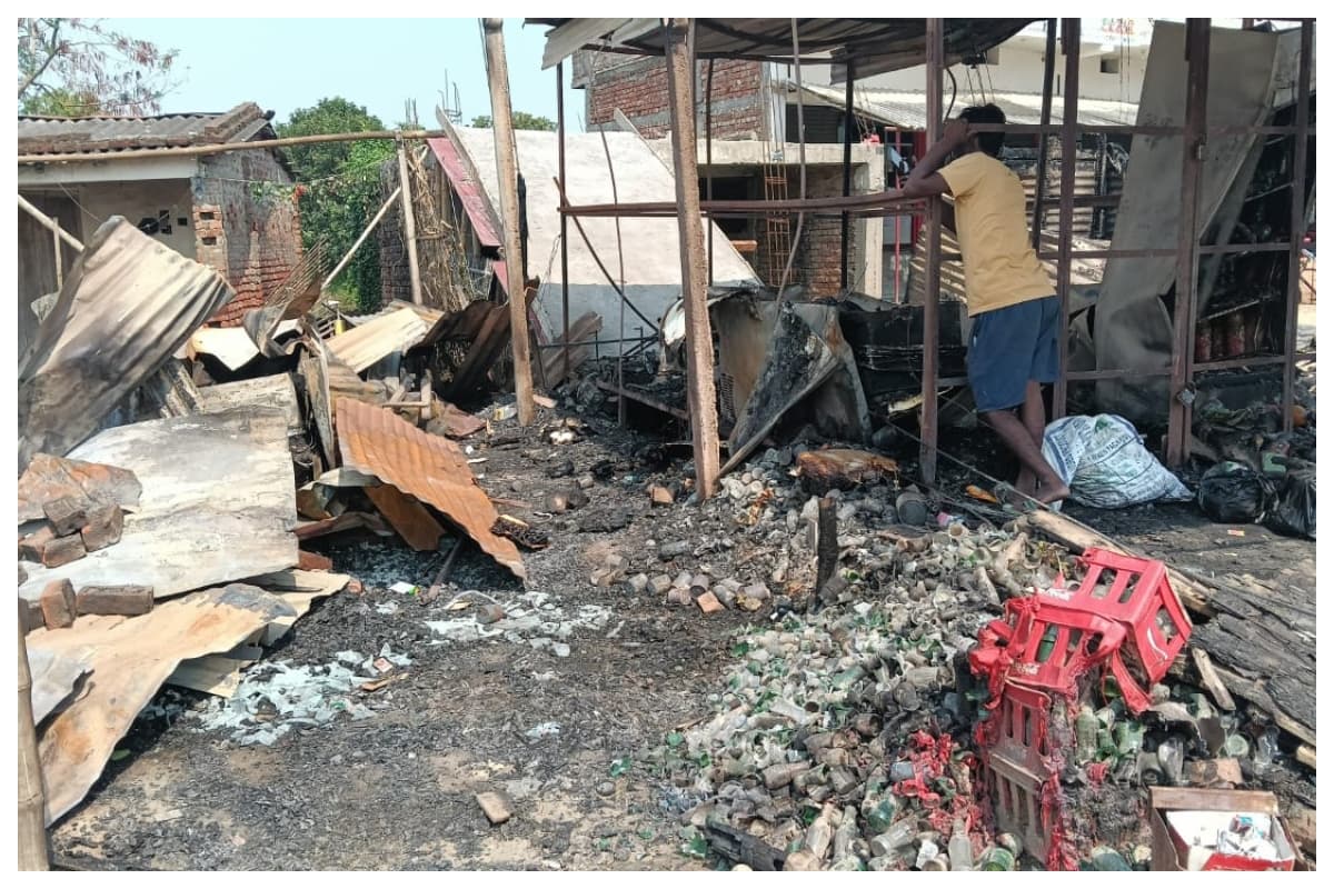 Madhubani News: जनरल स्टोर में लगी भीषण आग, कारोबारी का 10 लाख का सामान नष्ट