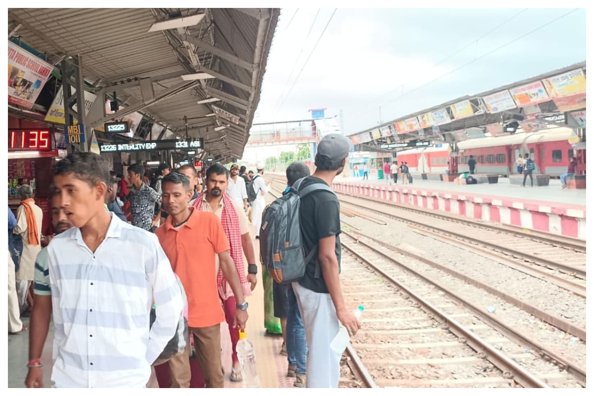 Madhubani News: मधुबनी-दरभंगा के रेल यात्रियों के लिए बड़ीखबर: जुलाई के इस हफ्ते से मिलेगा कंफर्म टिकट, स्लीपर कम होने से बढ़ी आफत