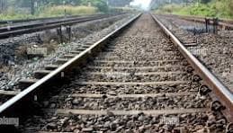 रेलवे ट्रैक से अज्ञात युवक का शव बरामद, शिनाख्त में जुटी पुलिस