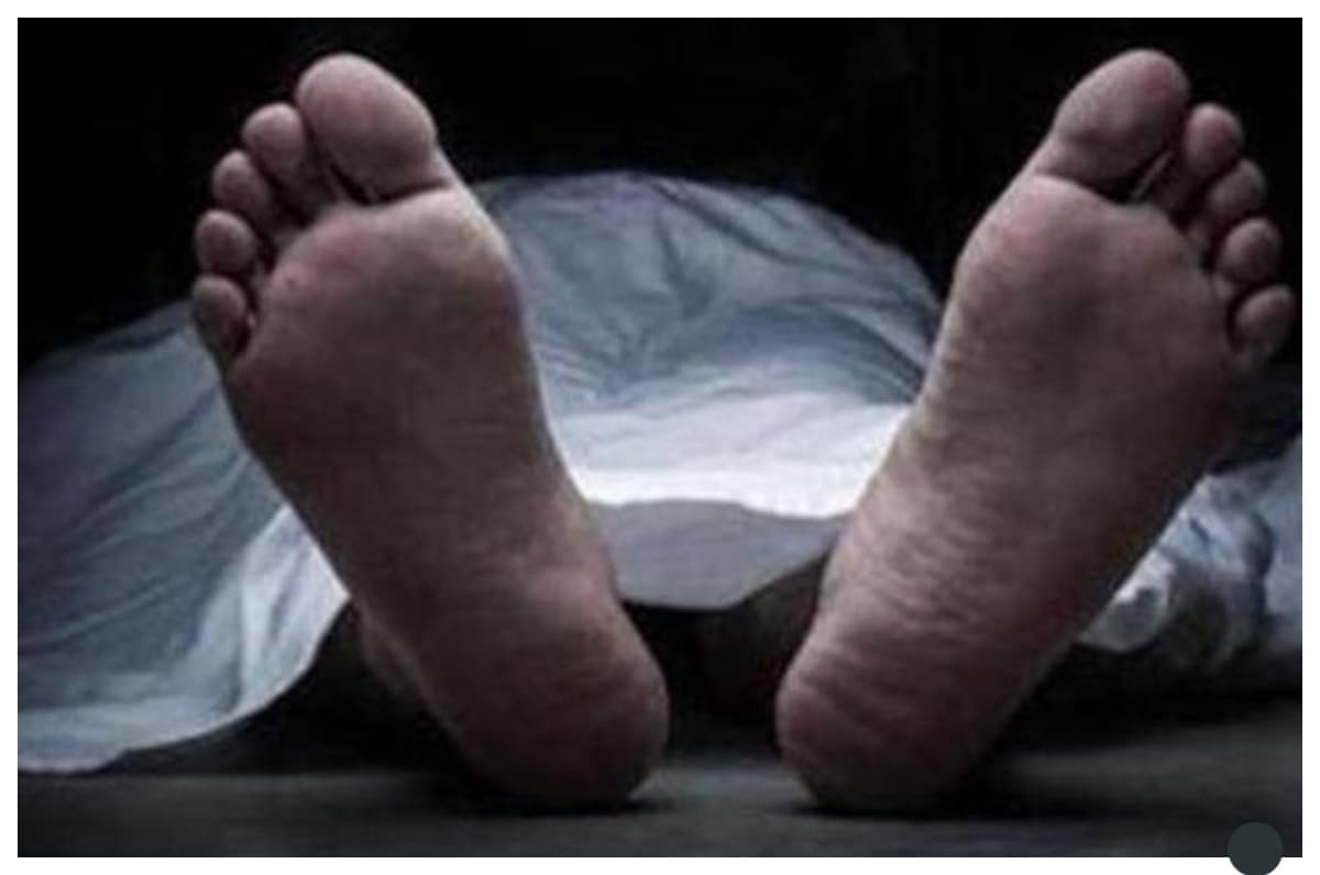 बगहा: चार बच्चों की मां का शव फंदे से लटका मिला, परिजनों ने जताई हत्या की आशंका