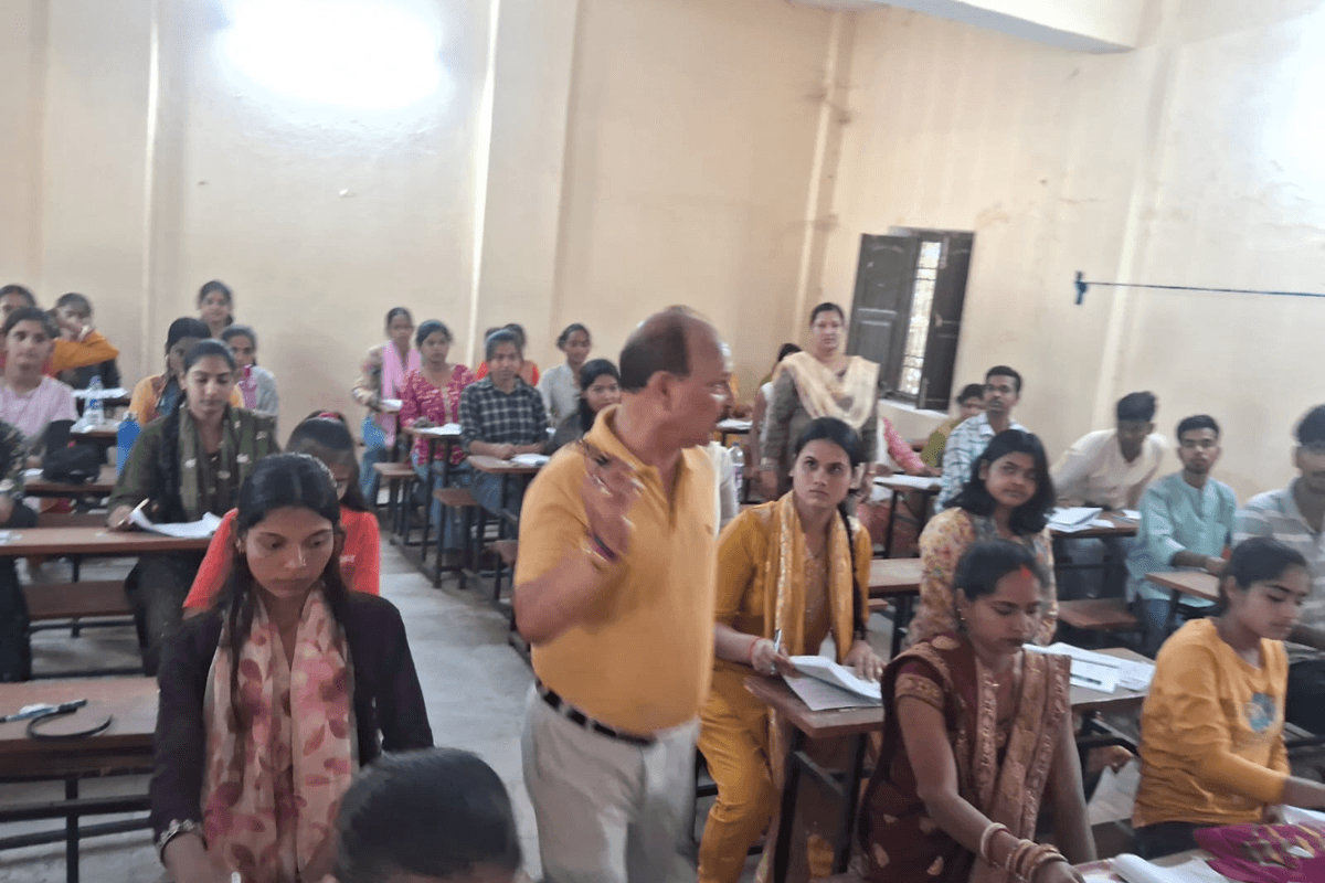 जेपी विश्वविद्यालय में 'मुन्ना भाई' की एन्ट्री, दूसरे की जगह दे रहा था परीक्षा, गिरफ्तार