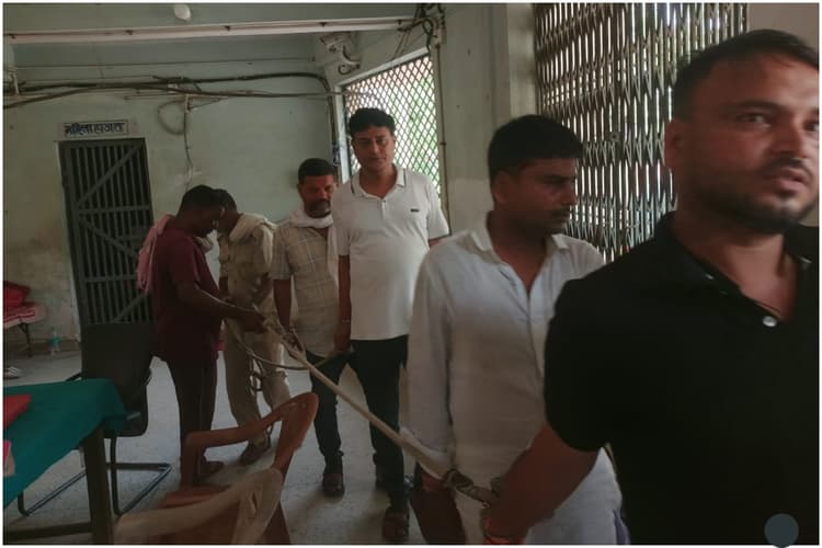 सीतामढ़ी: सोनबरसा में शराब के नशे में हंगामा, जनप्रतिनिधि समेत सात लोग गिरफ्तार