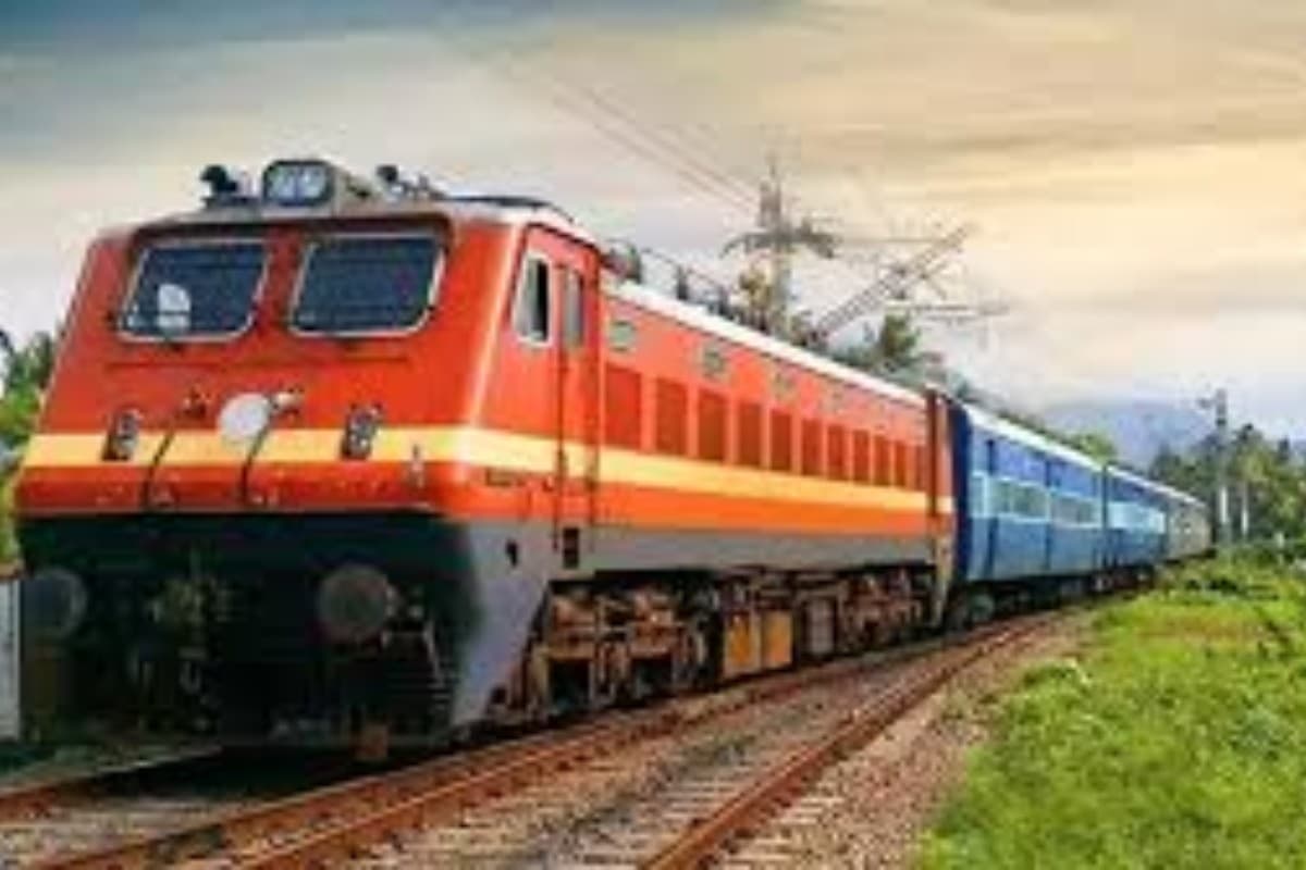 Muzaffarpur News: बाघ एक्सप्रेस के यात्रियों के लिए खुशखबरी, 5 जून से एलएचबी कोच के साथ दौड़ेगी ट्रेन