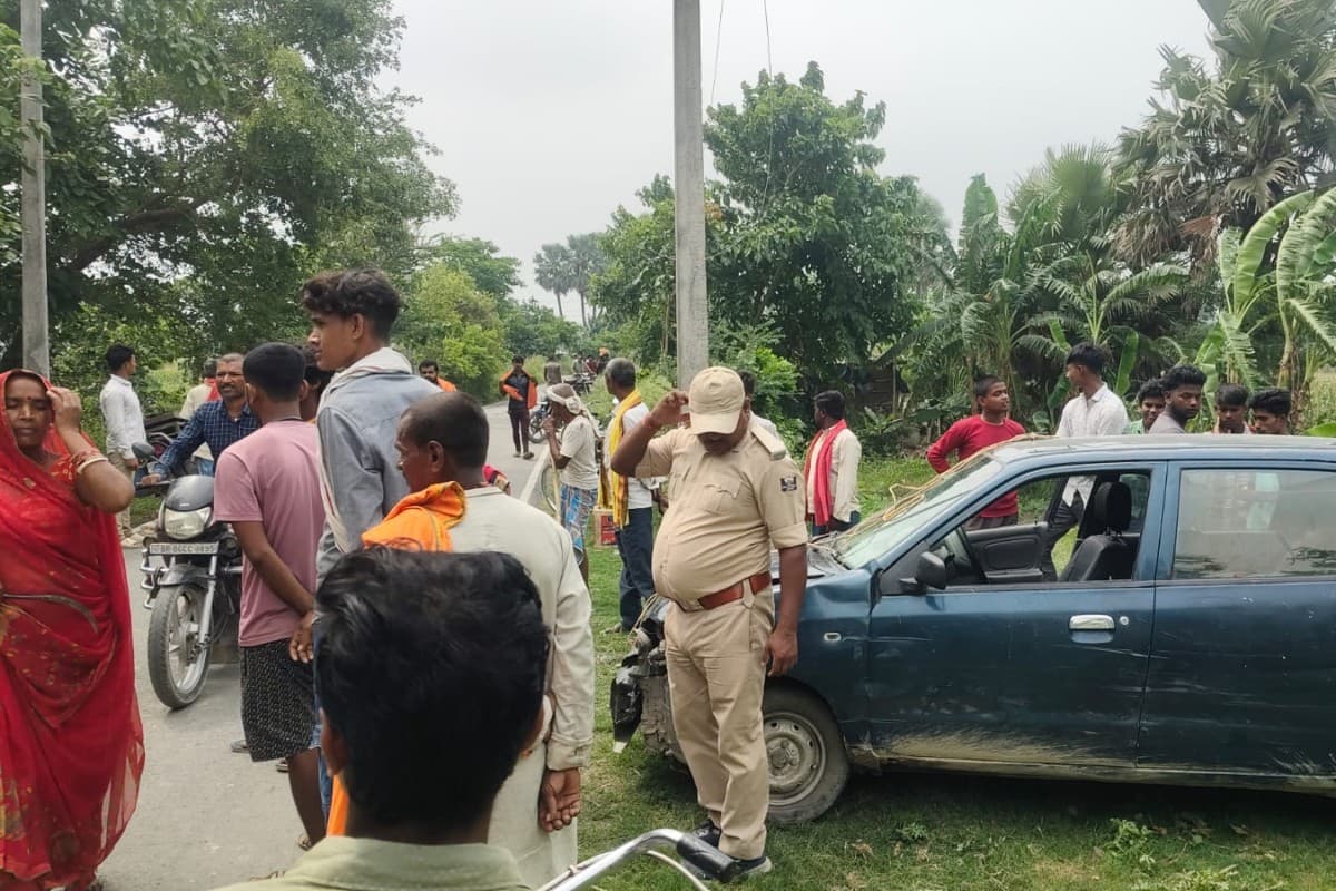 Muzaffarpur News: पुलिस ने कार सवार शराब तस्कर को खदेड़कर दबोचा, 11 लीटर विदेशी शराब बरामद