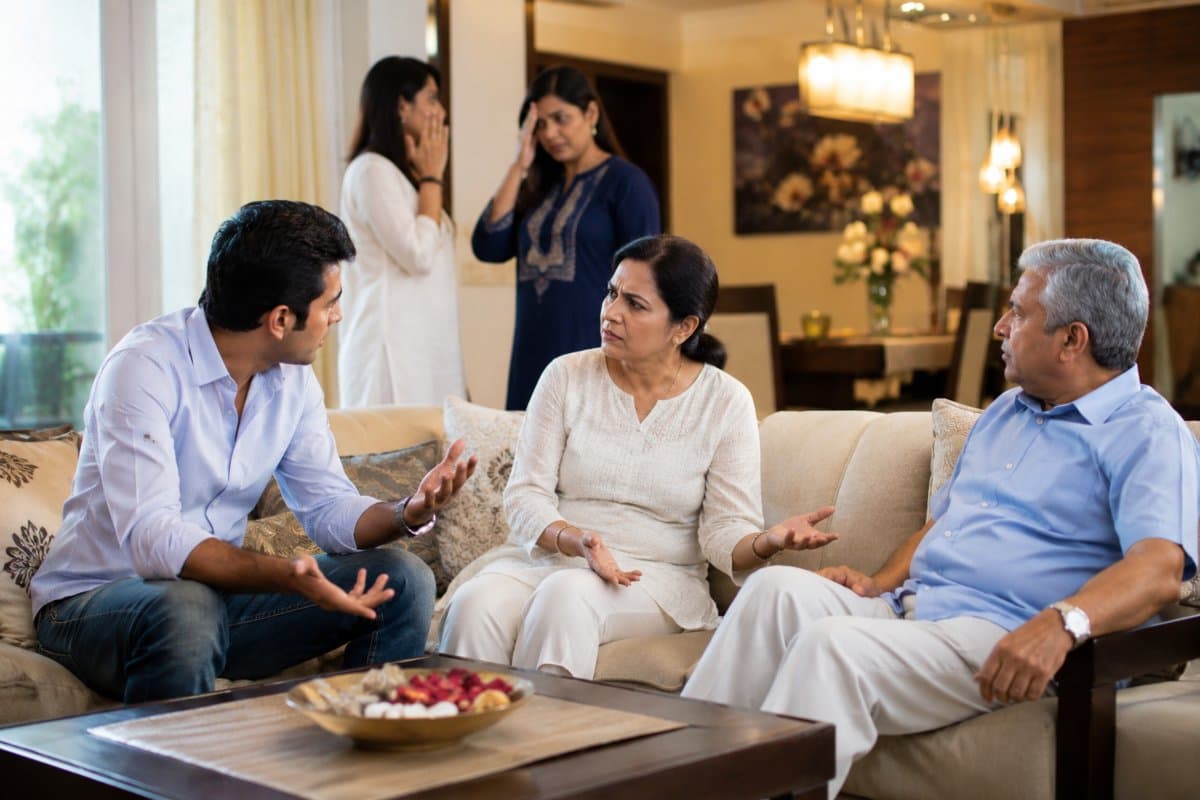 क्या आपके घर में भी मेहमानों के आते ही बढ़ने लगता है स्ट्रेस? आपकी ये 5 गलतियां हो सकती हैं वजह