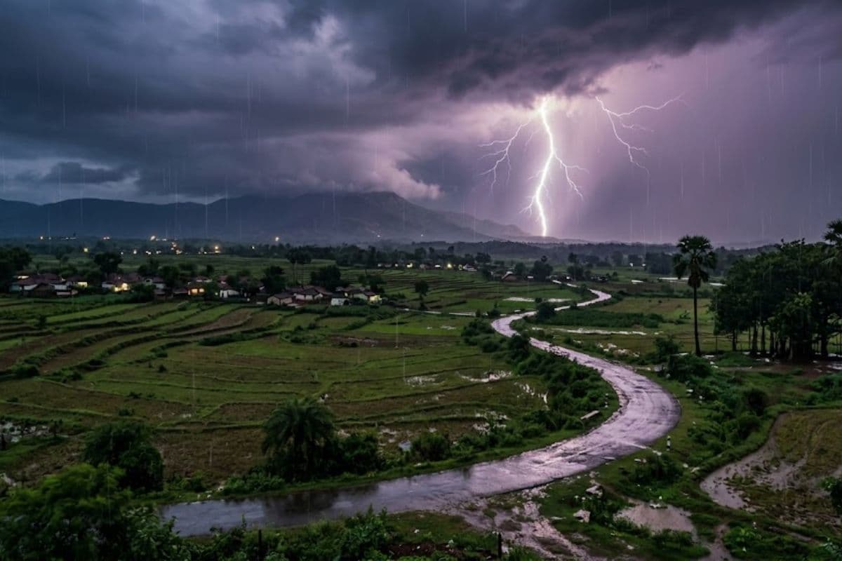 झारखंड में मौसम ने ली करवट, बारिश और बिजली गिरने को लेकर अलर्ट जारी 