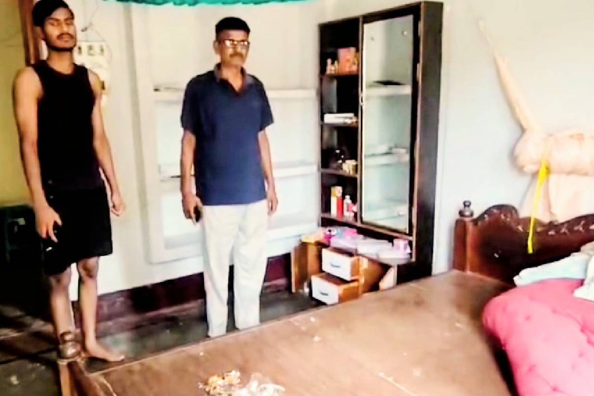 चोरों ने लगाया लाखों का चूना।