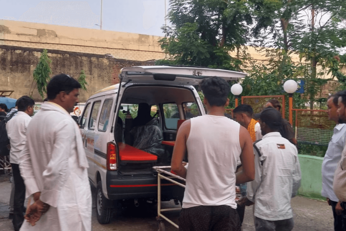 रोहतास में  NH-319 पर टोल प्लाजा के पास अज्ञात वाहन ने बाइक को मारी टक्कर, गंभीर रूप से घायल युवक वाराणसी रेफर