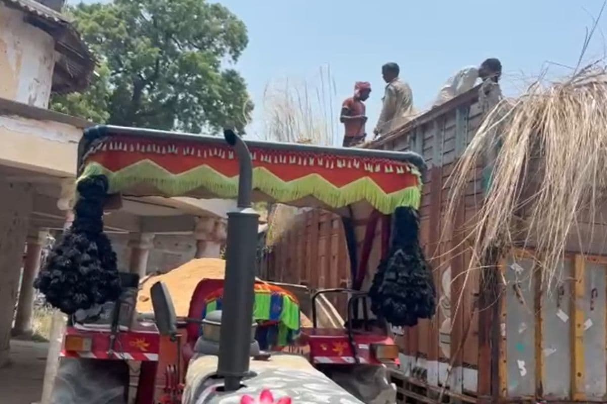 कैमूर के कुदरा SHO सस्पेंड, वायरल वीडियो में जब्त बालू से अवैध उठाव और पत्रकार से दुर्व्यवहार पर एसपी का एक्शन
