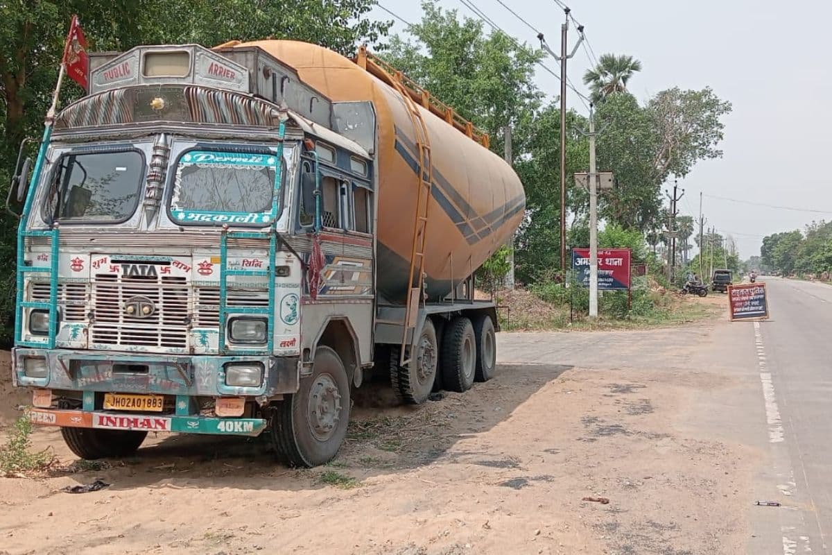 रोहतास में तेज रफ्तार डंपर ने 2 साल के मासूम को कुचला, खेलते-खेलते थम गई सांसें