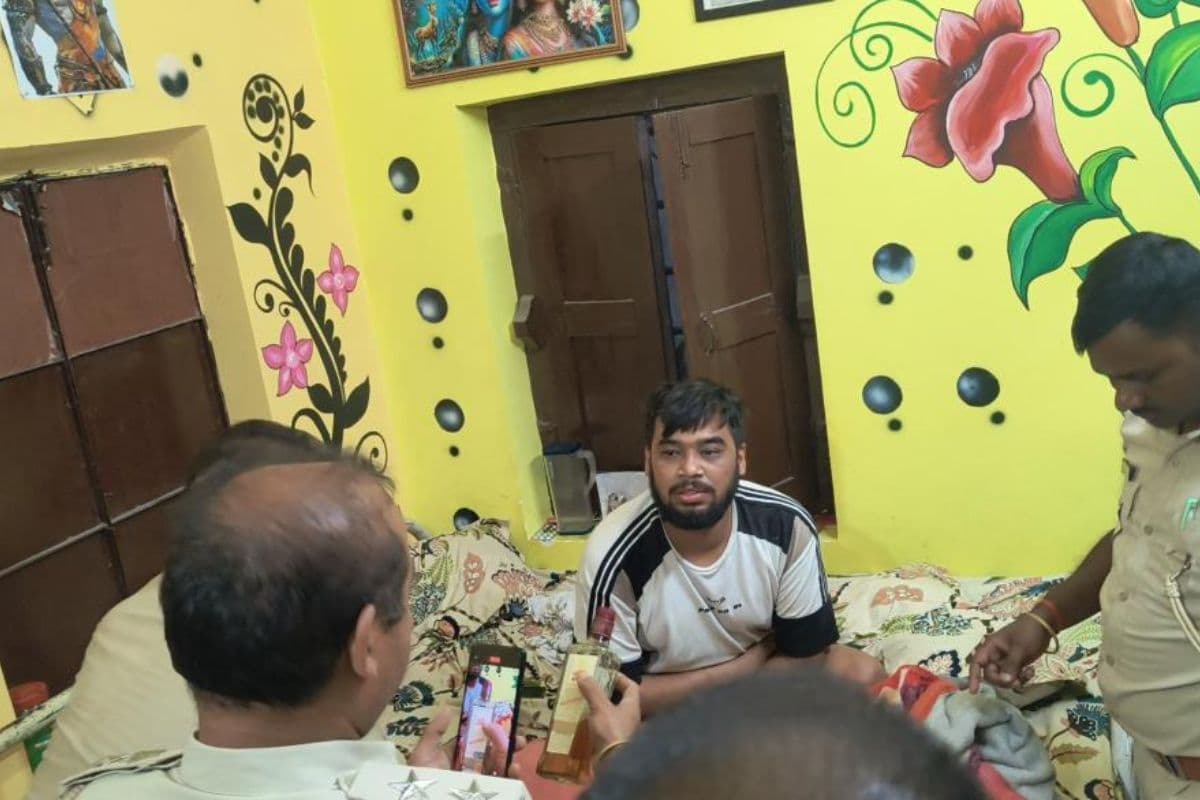 रोहतास में CHC प्रभारी नशे में गिरफ्तार, CS से बदसलूकी के बाद विभागीय कार्रवाई शुरू