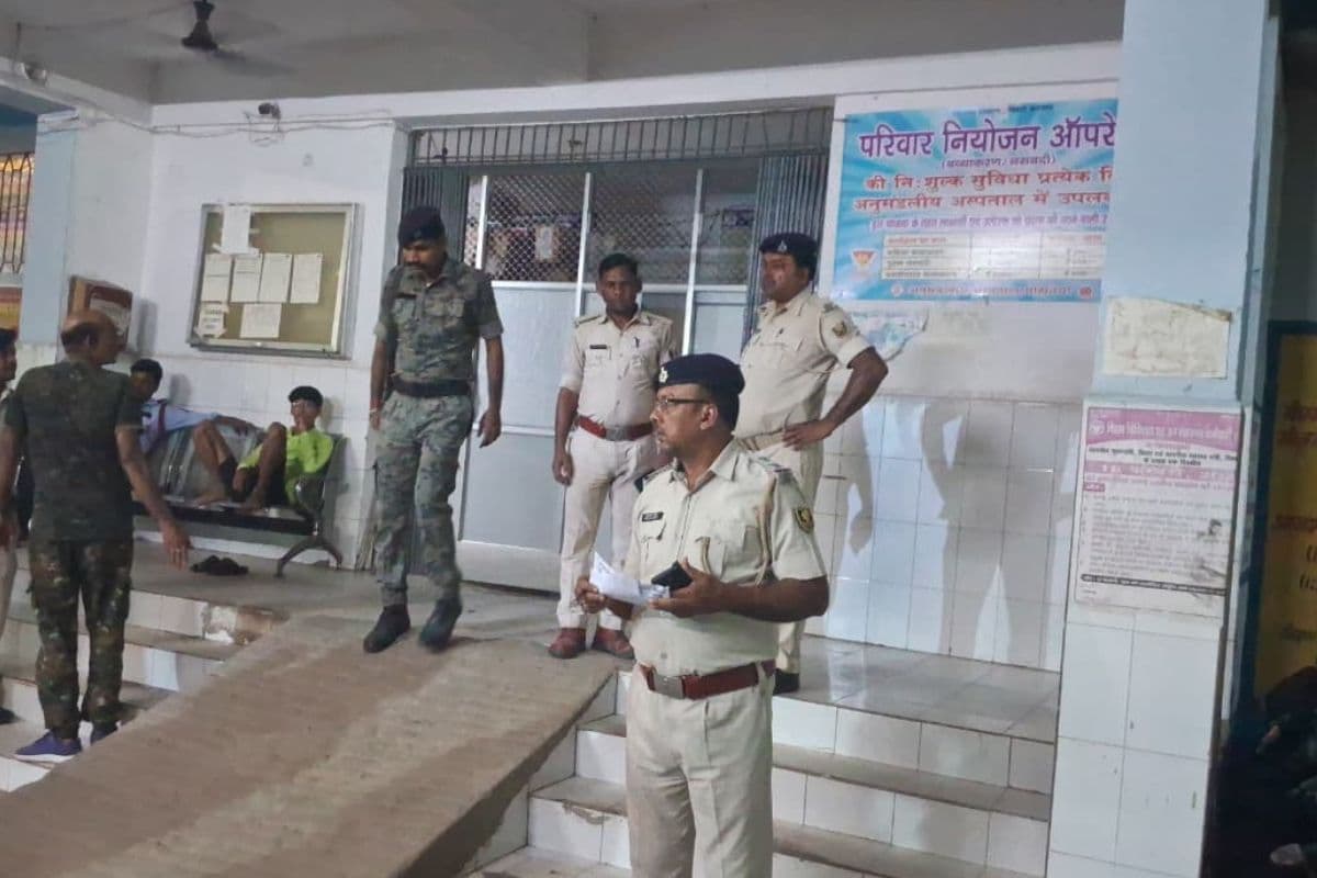 कैमूर के मोहनिया में खौफनाक वारदात: चलती स्कॉर्पियो से युवक को फेंक फरार हुए बदमाश, युवक की हालत गंभीर