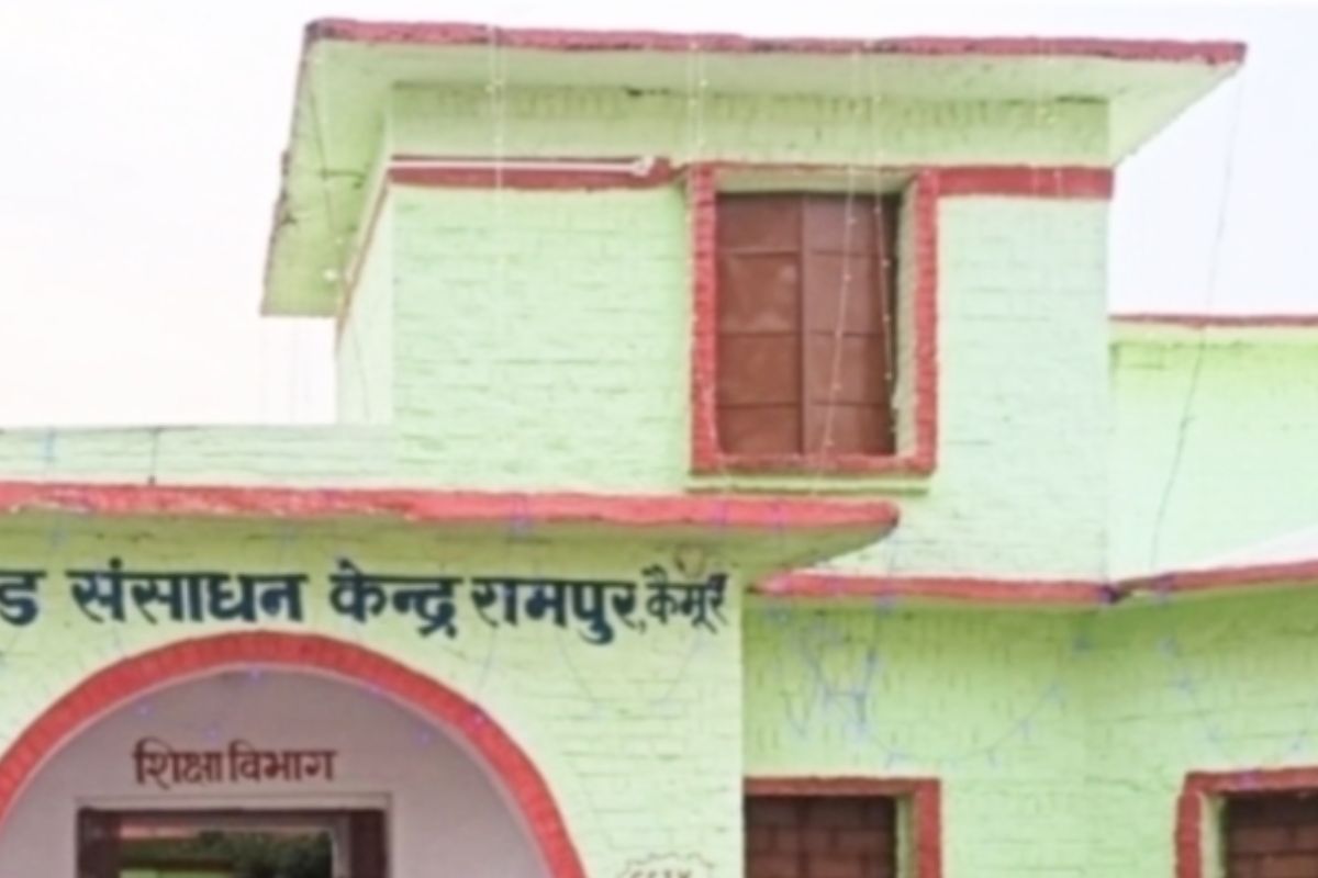 कैमूर में शिक्षकों के बकाया वेतन पर सख्त निर्देश, शिक्षा विभाग ने 24 घंटे में रिपोर्ट देने का दिया आदेश