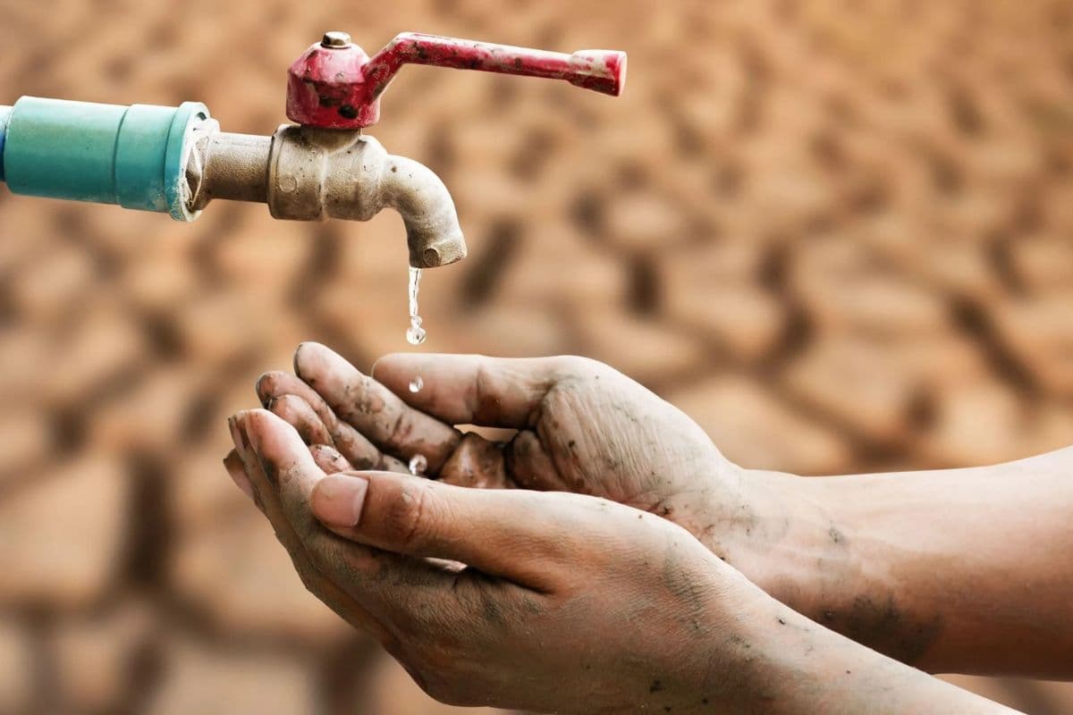 आरा में भीषण गर्मी का डबल अटैक, जलस्तर गिरने से गहराया पानी संकट, सूख रहे चापाकल
