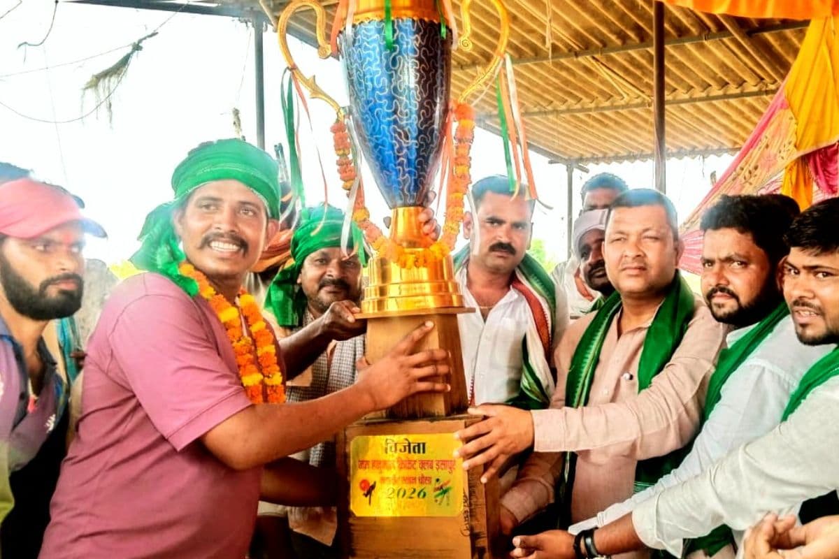 बक्सर के ईसापुर क्रिकेट फाइनल में यूपी की अरंगी टीम का धमाका, 26 रन से जीतकर बनी चैंपियन