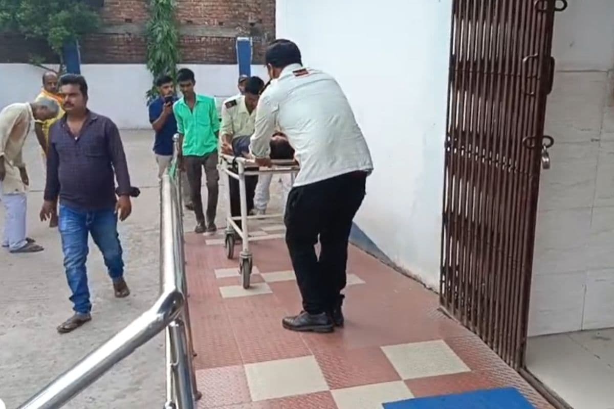रोहतास में भीषण सड़क हादसा: ऑटो-पिकअप की टक्कर में एक की मौत, एक ही परिवार के चार गंभीर घायल