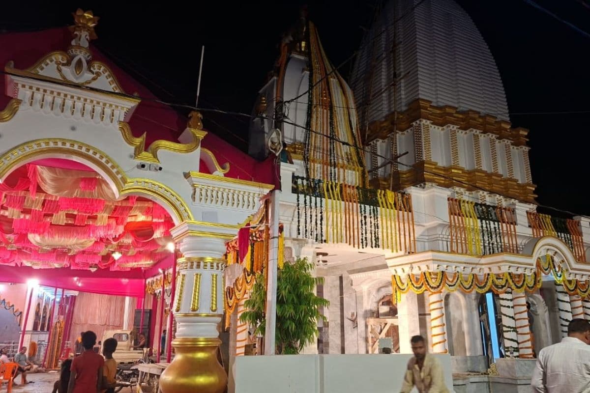 बांका के भयहरण स्थान से लेकर मंदार मधुसूदन मंदिर तक गूंजे जयकारे, सुबह 5 बजे खुलते ही उमड़ी श्रद्धालुओं की भीड़