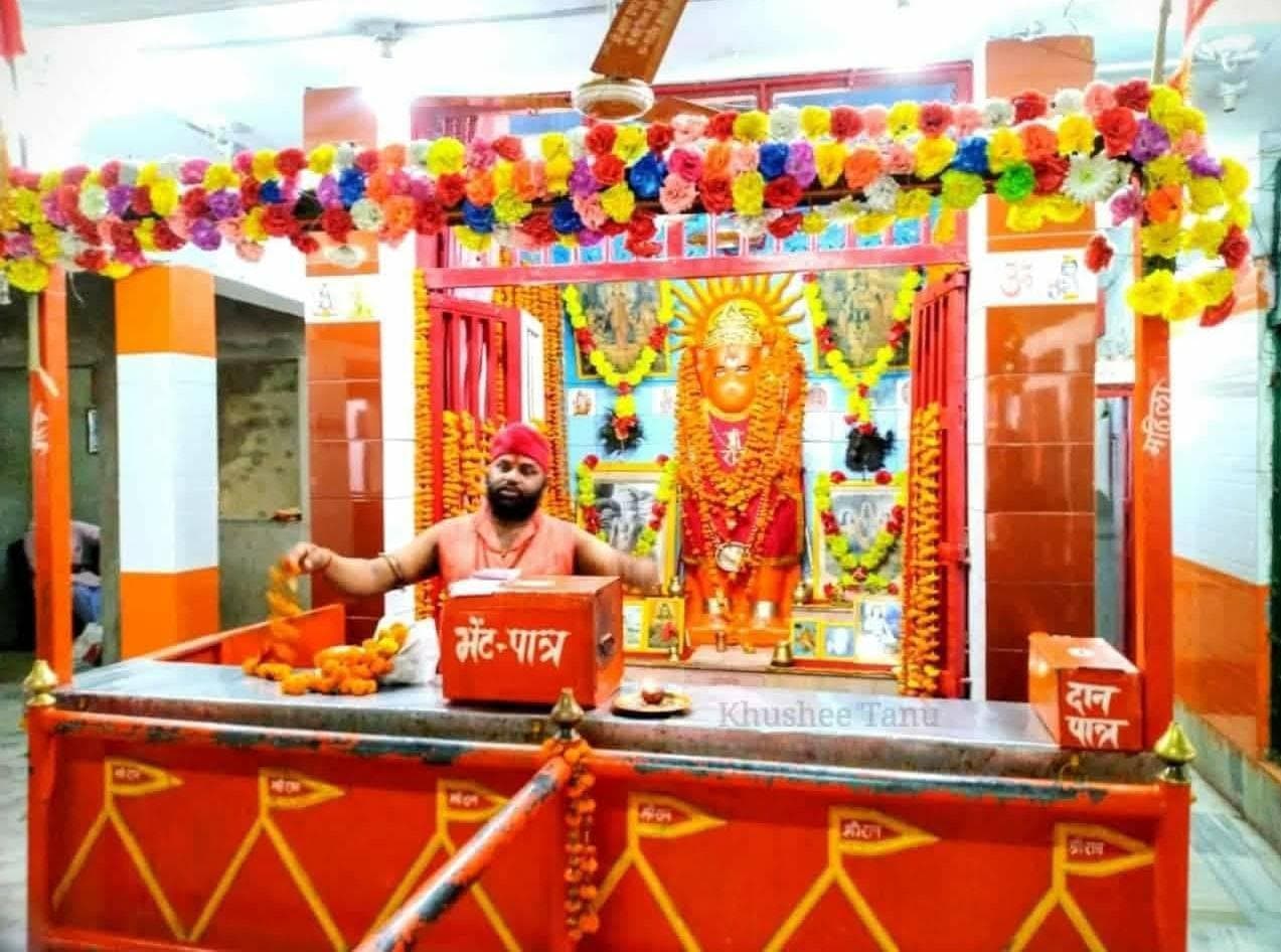 आज का दर्शन : संकटमोचन मंदिर के साथ मजार सामाजिक सौहार्द का प्रतीक
