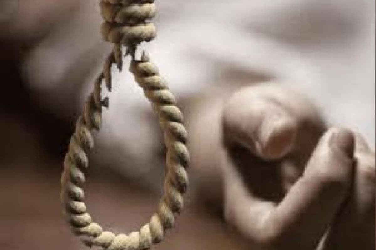 बतरौल में युवती ने फंदे से लटककर की आत्महत्या, परिजनों ने नहीं दी पुलिस को जानकारी