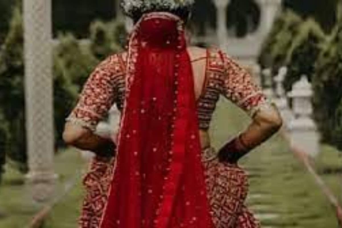 शादी के बाद पति गये कमाने, इधर...पत्नी गहने और कैश लेकर प्रेमी संग फरार