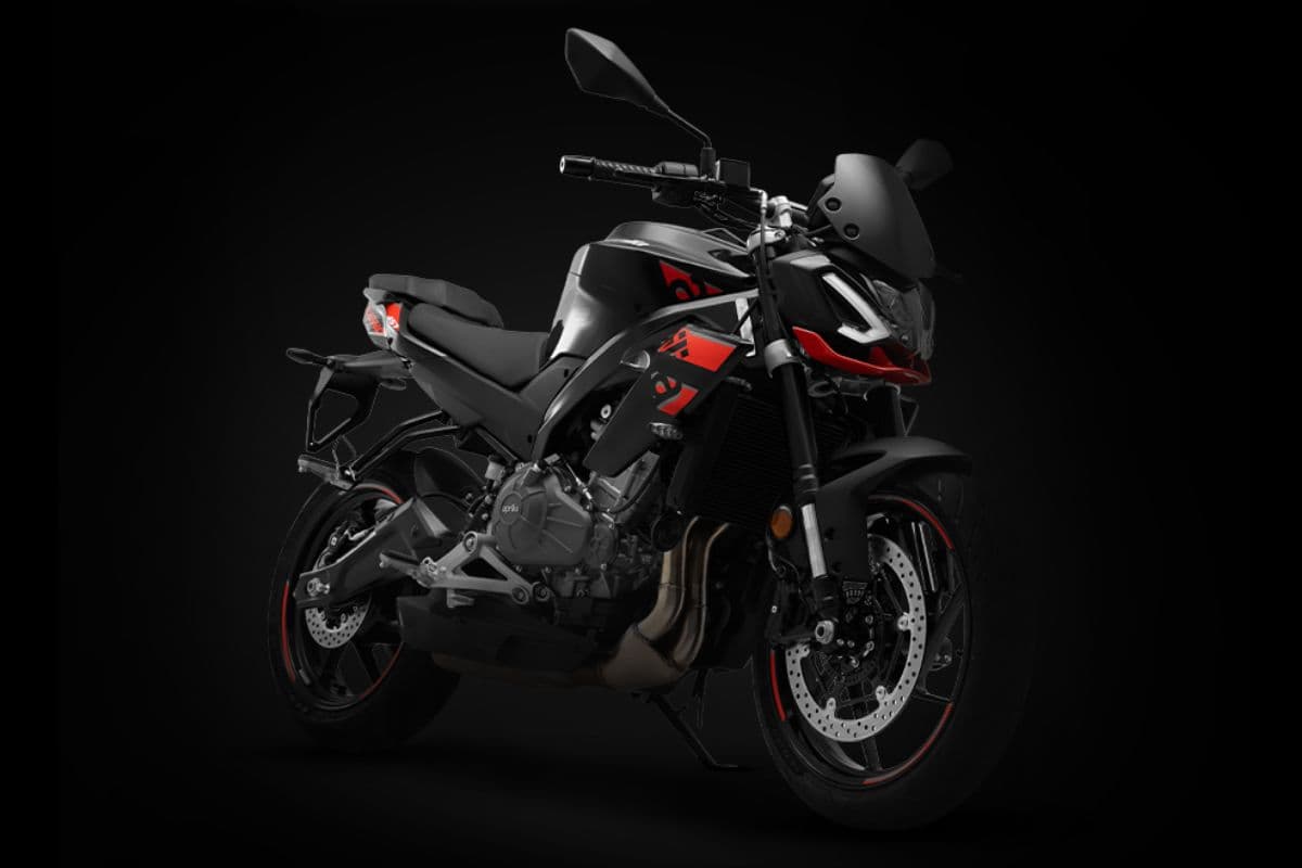 3.99 लाख रुपये में लॉन्च हुई नई Aprilia Tuono 457, सीट से लेकर सस्पेंशन तक हुए बड़े बदलाव