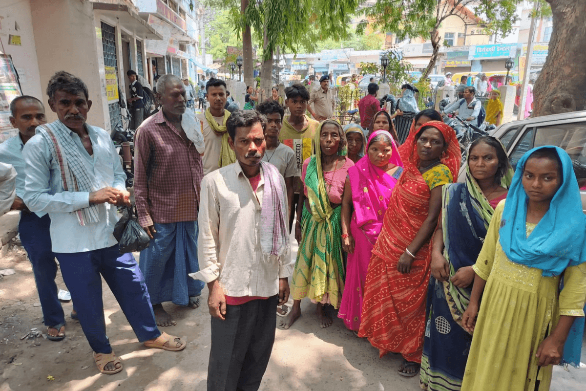 गर्मी की छुट्टी मनाने आई थी घर, लाडली के आने से खुश थी मां, देर शाम तक नहीं लौटी, पेड़ से लटका मिला बेटी का शव