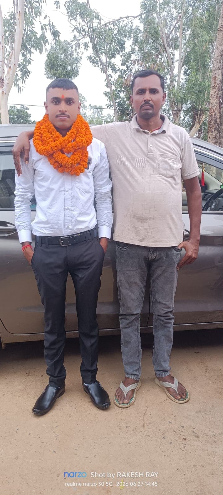 पिता के निधन के बाद भाई बना सहारा, अब देश की सेवा करने सरहद पर निकलेंगे जमुई के 22 वर्षीय लव कुश