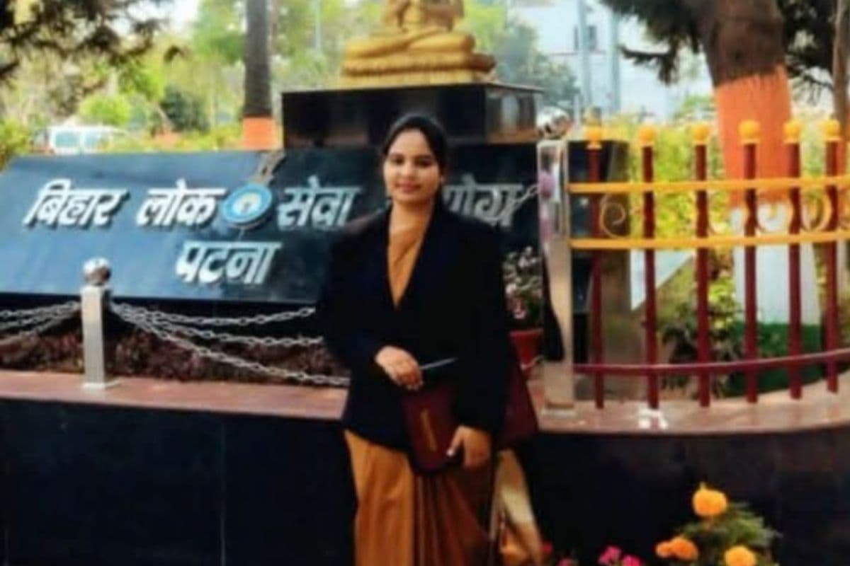 कैमूर की बेटी मधुबाला कुमारी बनीं RDO: गरीबी भी नहीं रोक पाई उड़ान, 1091वीं रैंक से हासिल की सफलता