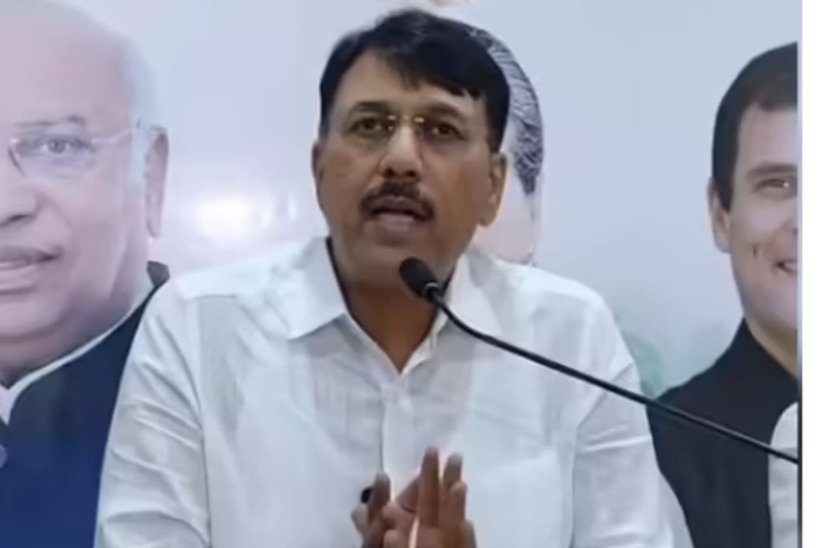 कांग्रेस ने बीजेपी पर बोला हमला, कहा- गुजरात में अंग्रेजों जैसा राज और किसानों की जमीन हड़प रही बीजेपी, ट्रैक्टर रैली से गरमाई सियासत
