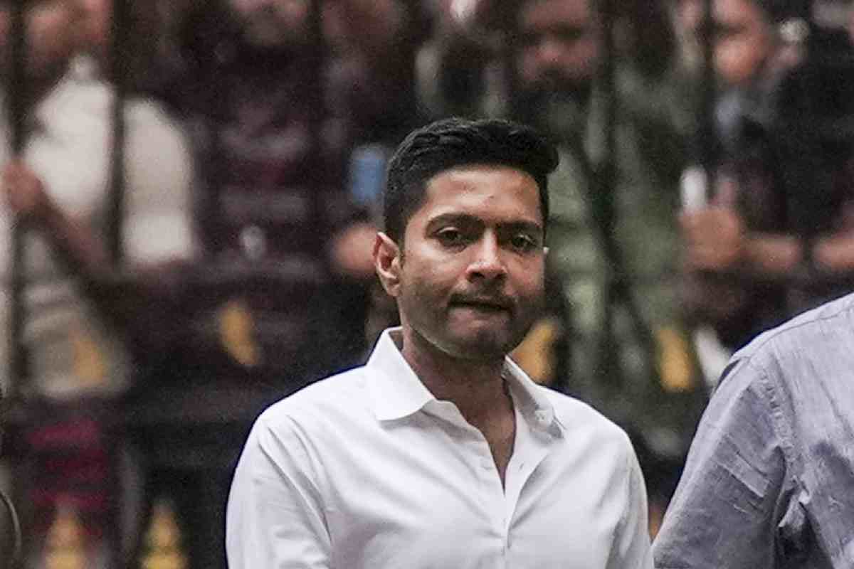 अभिषेक बनर्जी के घर पुलिस-फोर्स की मौजूदगी से हलचल, ममता बनर्जी भी पहुंचीं मौके पर