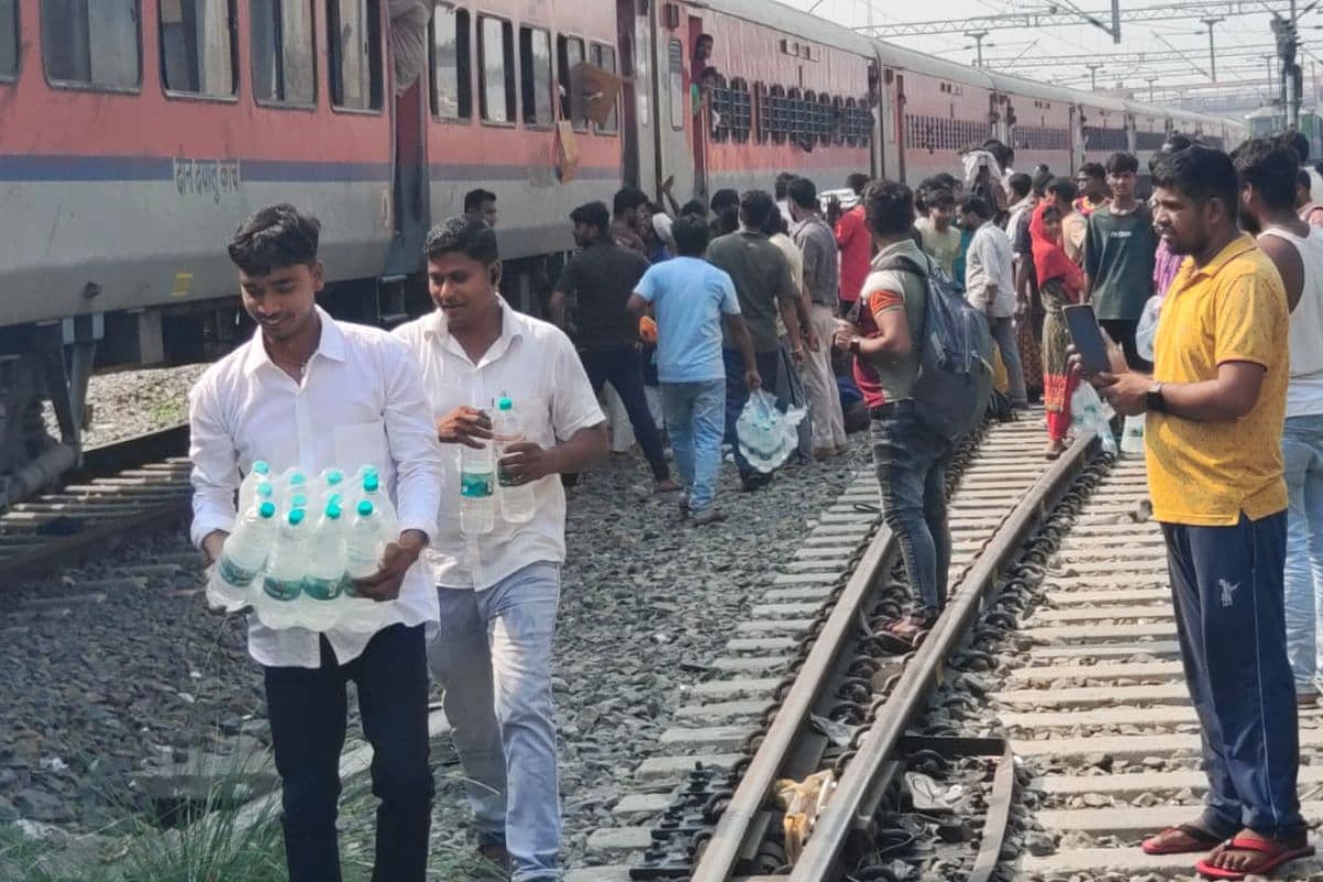 सीमांचल एक्सप्रेस में सीट विवाद बना बवाल, महिला दंपति से मारपीट के आरोप में 6 पेंट्रीकार कर्मी हिरासत में