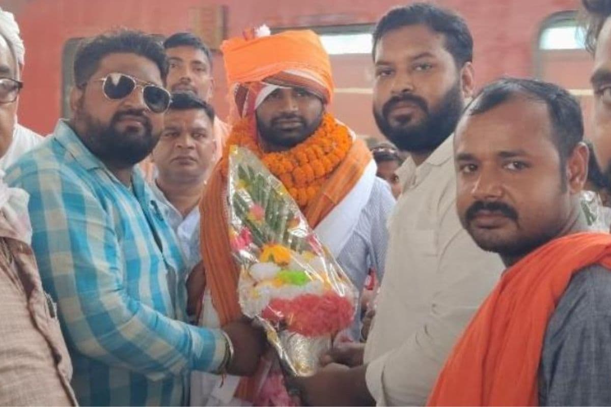 बक्सर के लाल ने BPSC में मारी बाजी, सप्लाई इंस्पेक्टर बनने पर गांव में हुआ जोरदार स्वागत