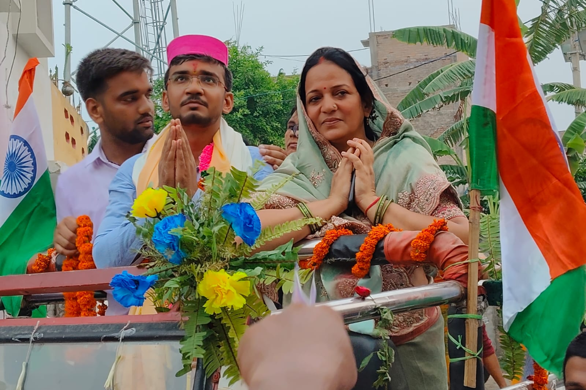 बेगूसराय में BPSC परीक्षा पास कर SDM बने कुमार सेनजीत का फूल-माला, ढोल-नगाड़ों और बाइक रैली से हुआ स्वागत