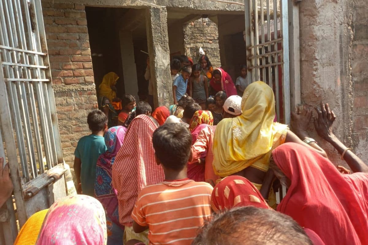 खगड़िया के रुपेश की गुजरात में झरने में फिसलने से हुई मौत, शव पहुंचते ही गम में डूबा गांव