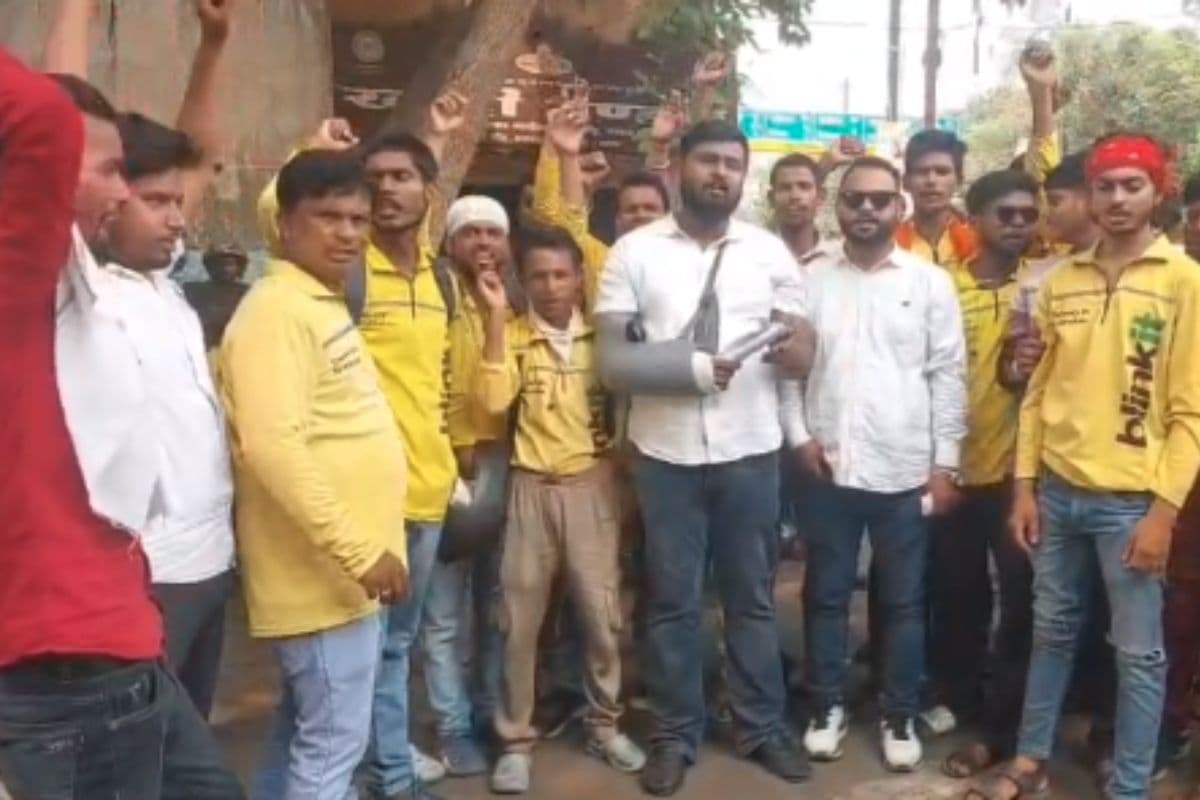 ब्लिंकिट डिलीवरी पार्टनर्स का हल्ला बोल, धनबाद में ठप हो सकती है सेवा, कंपनी पर शोषण का आरोप
