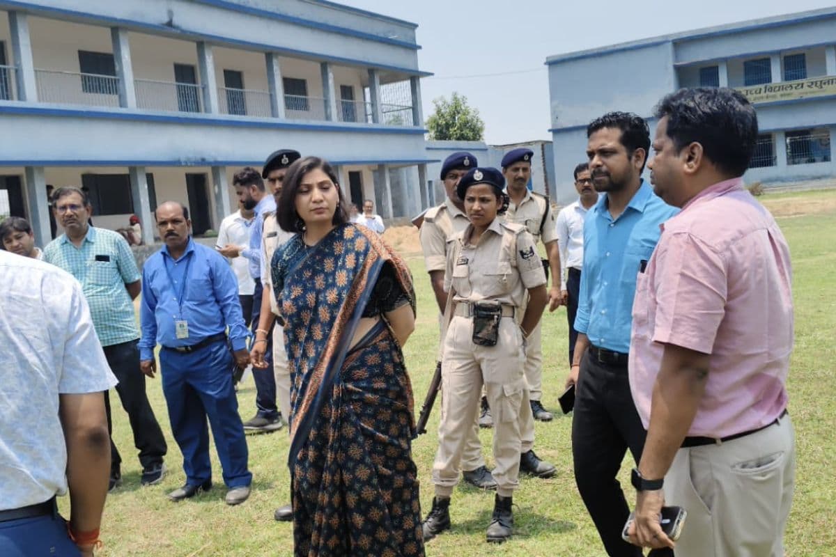 बक्सर के रघुनाथपुर में खुलेगा नया डिग्री कॉलेज: डीएम साहिला ने किया निरीक्षण, 1 जुलाई से शुरू होगा सत्र