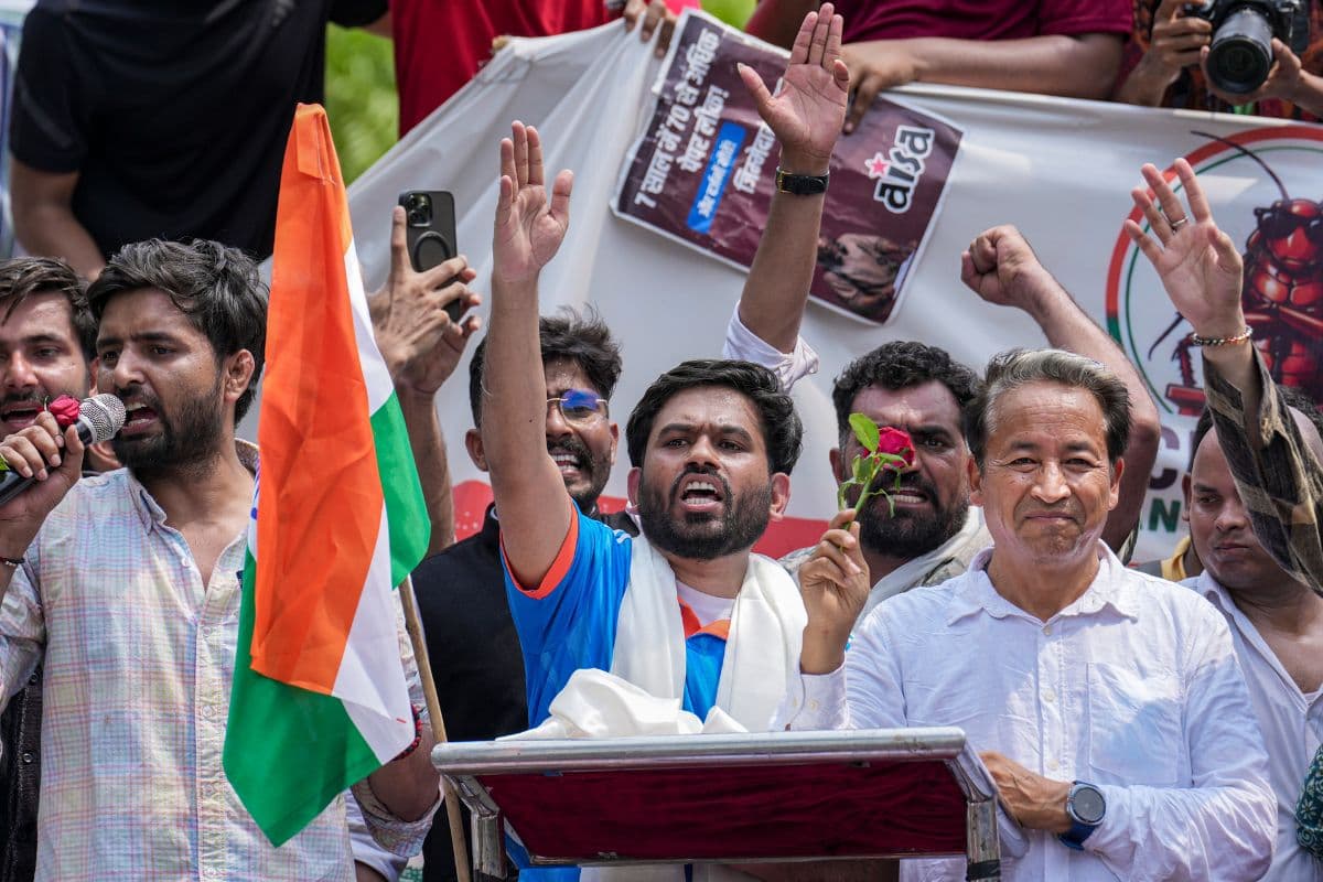कॉकरोच जनता पार्टी का प्रदर्शन खत्म, अभिजीत दीपके की पहली प्रतिक्रिया, कहा- यह सिर्फ ट्रेलर था
